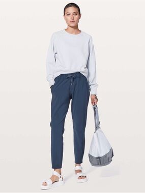 lululemon athletica On The Fly Pant Navy 27” Size 2